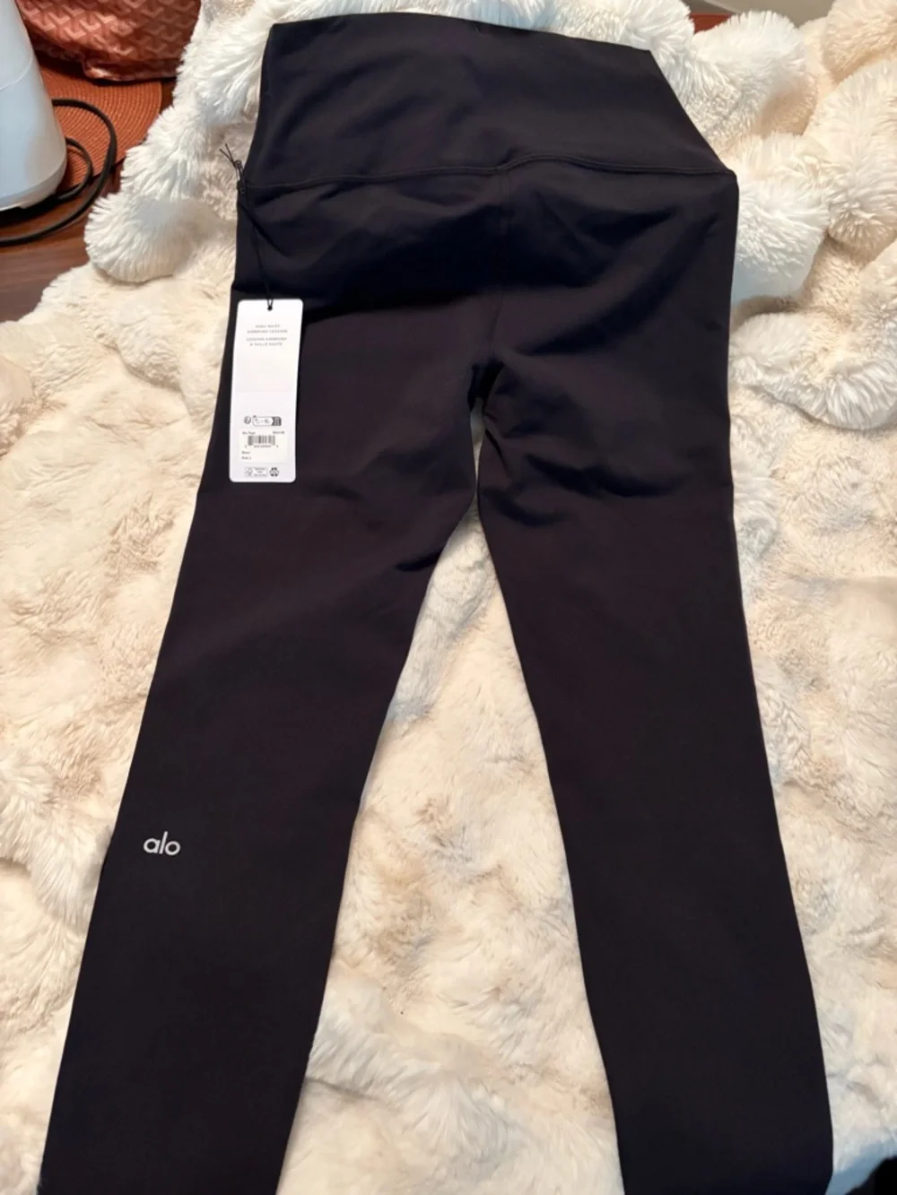 Alo Black High-Waist Air-brushed Leggings size Large NEW with tag